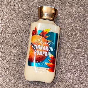 Bath & Body Works cinnamon pumpkin lotion